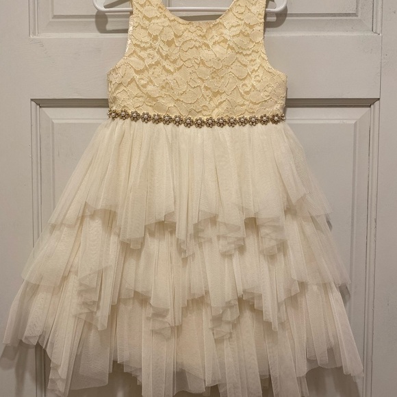 Gold A-Line Scoop Neck Formal Dress - Picture 3 of 4